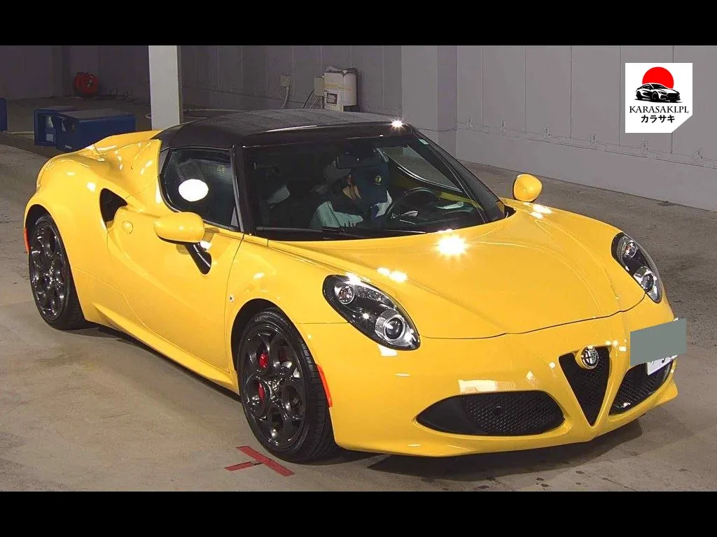Alfa Romeo 4C Spider 2016 z aukcji japońskiej