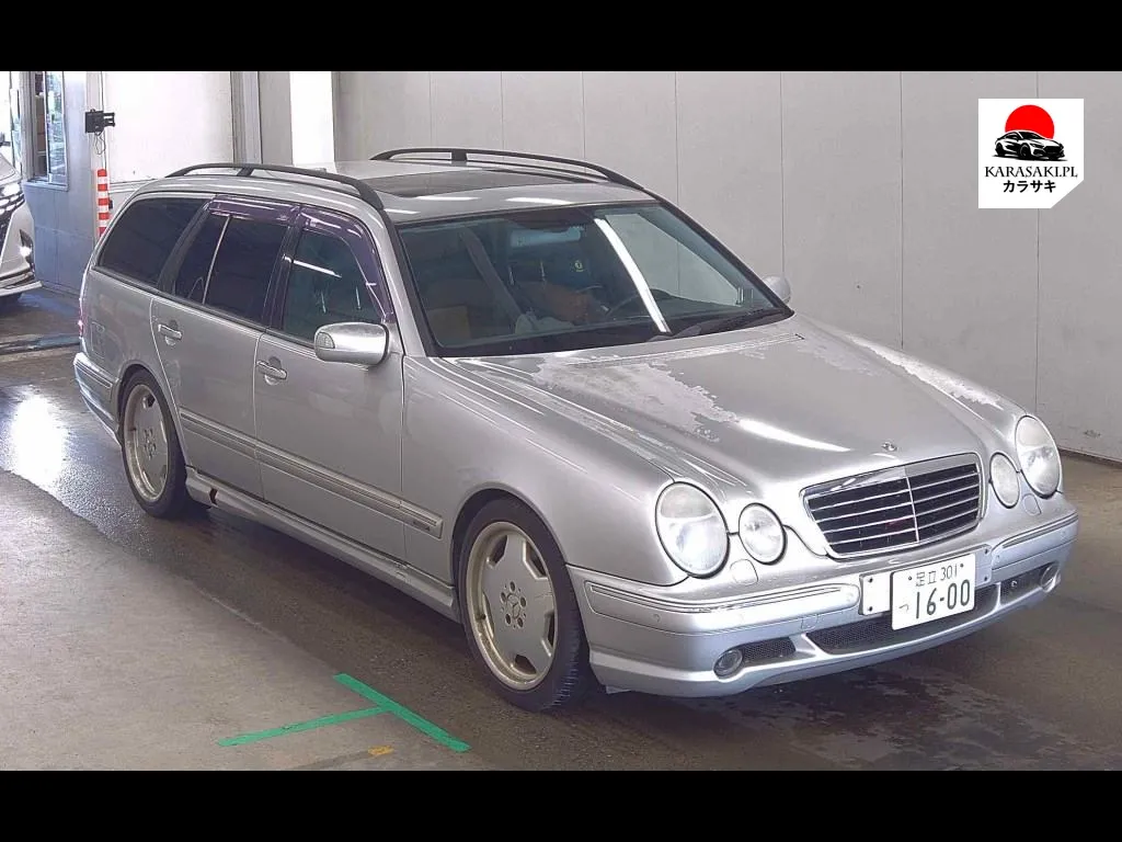 AMG E-Class 2001 z aukcji japońskiej