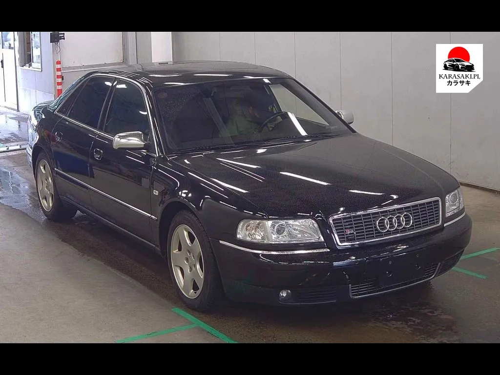 Audi S8 2002 з японського аукціону