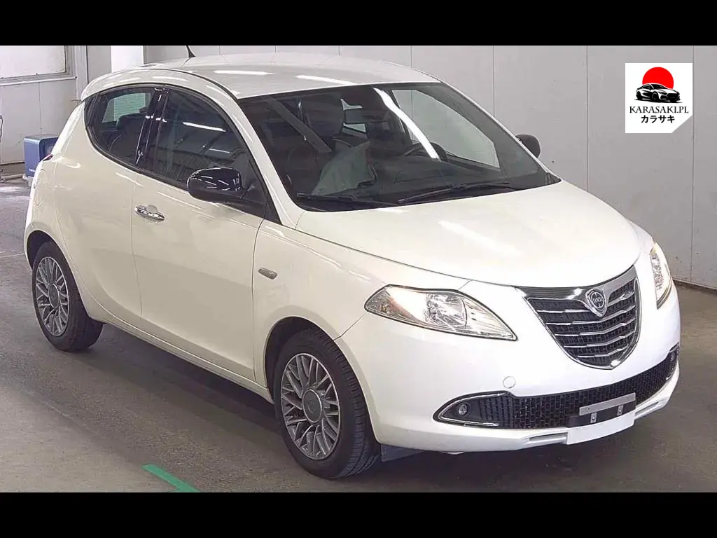 Lancia Ypsilon 2011 z aukcji japońskiej