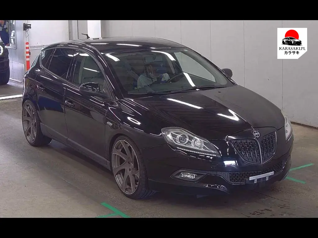 Lancia Delta 2011 z aukcji japońskiej