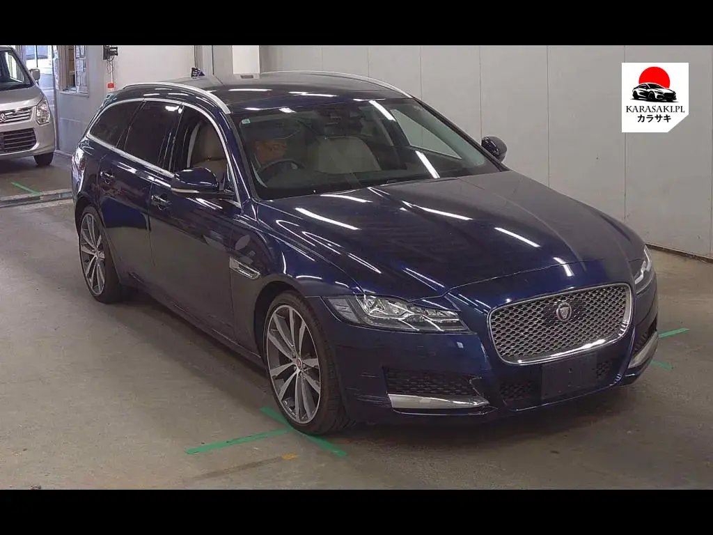 Jaguar XF Sportbrake 2018 z aukcji japońskiej