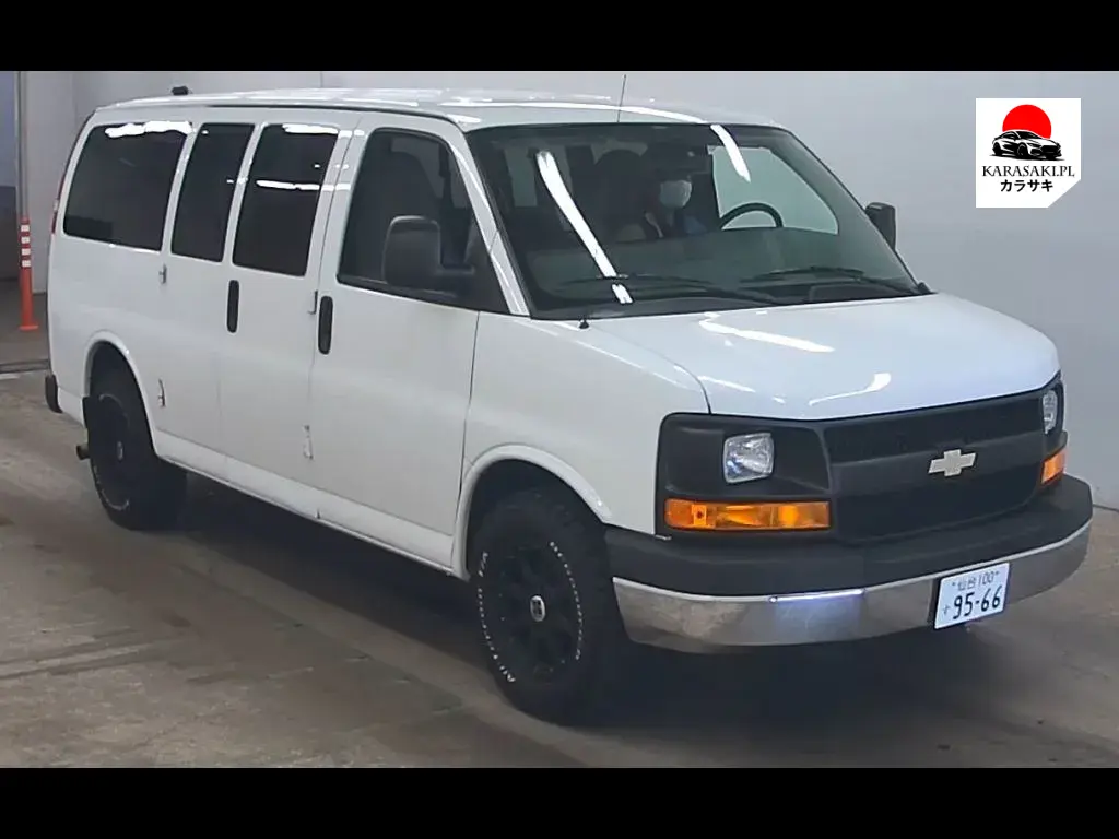 Chevrolet Express 2017 з японського аукціону