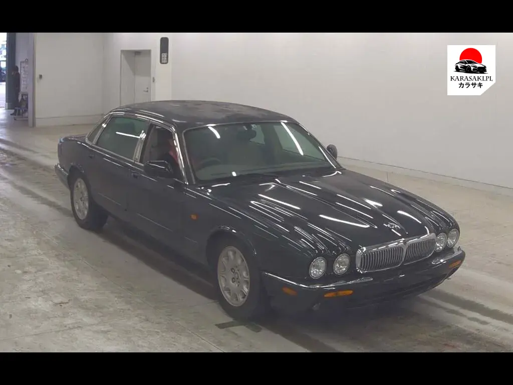 Jaguar Sovereign 1998 z aukcji japońskiej