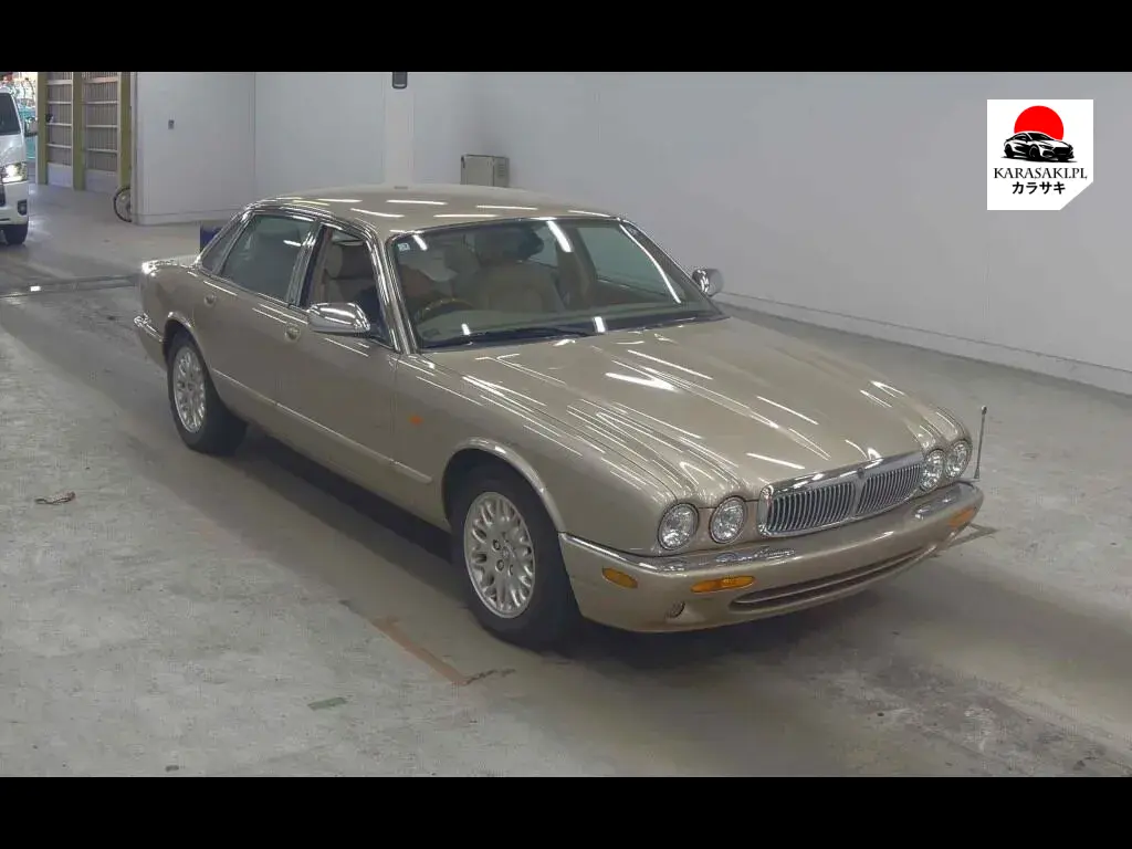 Jaguar Sovereign 2002 z aukcji japońskiej