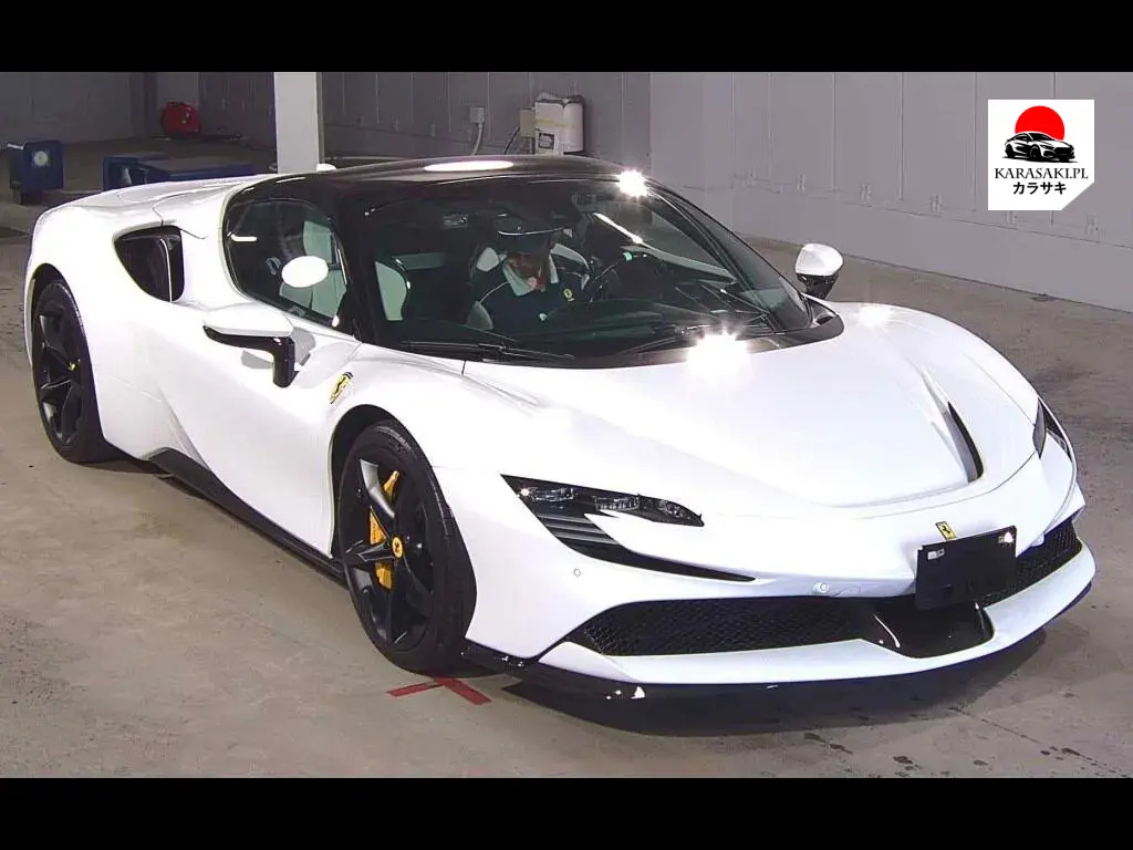 Ferrari SF90 Spider 2025 з японського аукціону