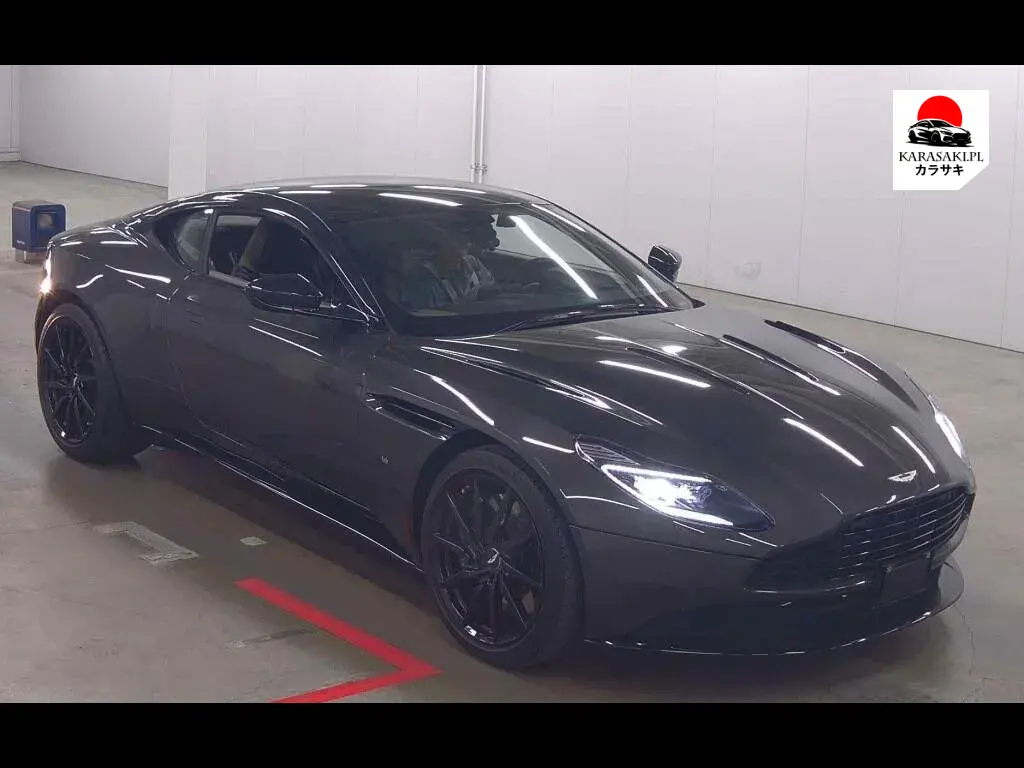 Aston Martin DB11 2017 з японського аукціону
