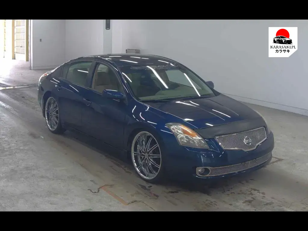 America Nissan Altima 2007 z aukcji japońskiej