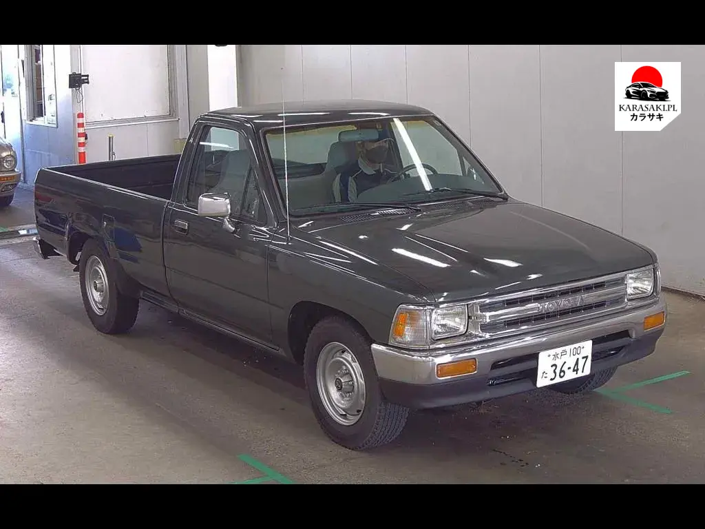 America Toyota Hilux 1996 z aukcji japońskiej