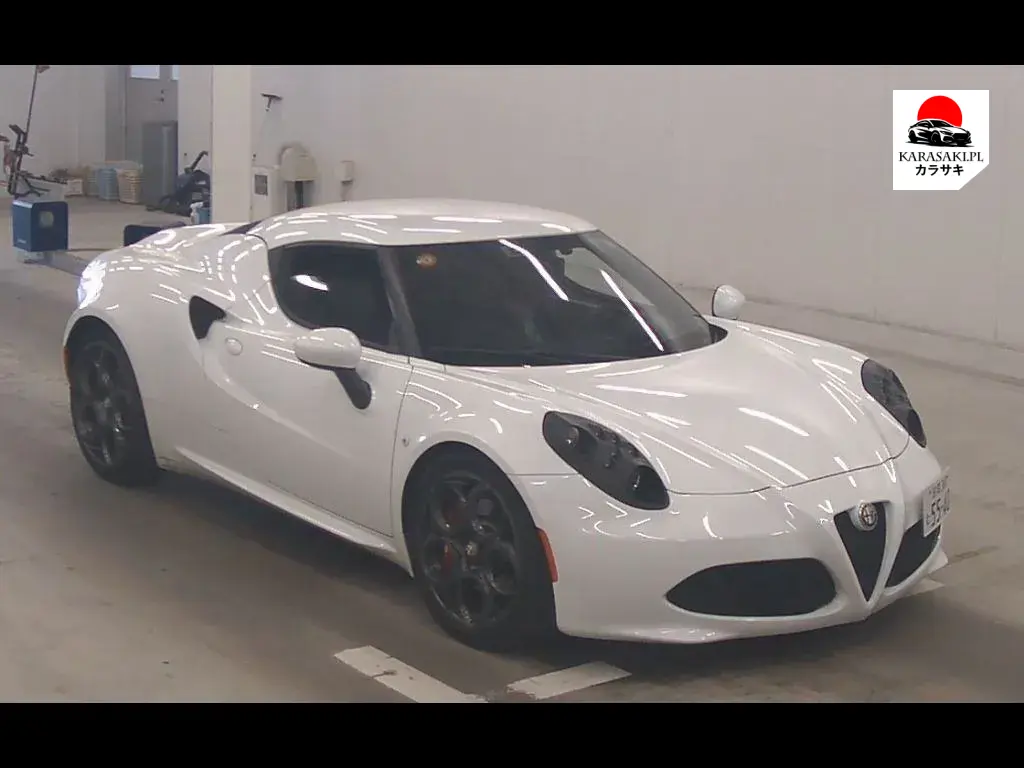 Alfa Romeo 4C 2015 from a Japanese auction