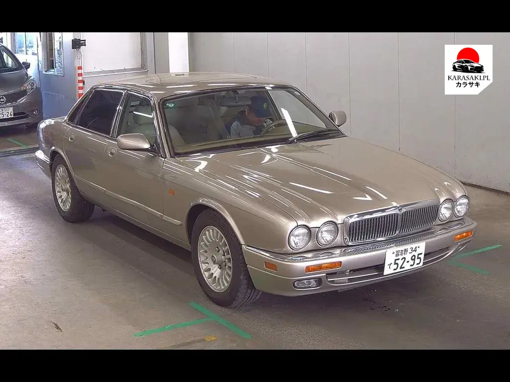 Jaguar Sovereign 1995 z aukcji japońskiej