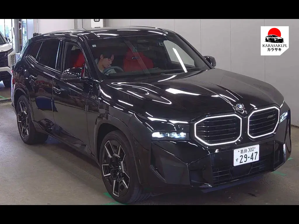 BMW XM 2023 з японського аукціону