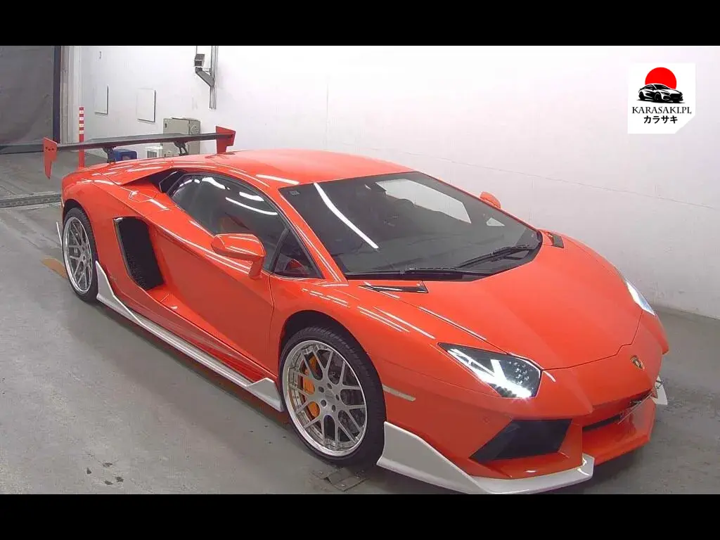 Lamborghini Aventador 2011 з японського аукціону