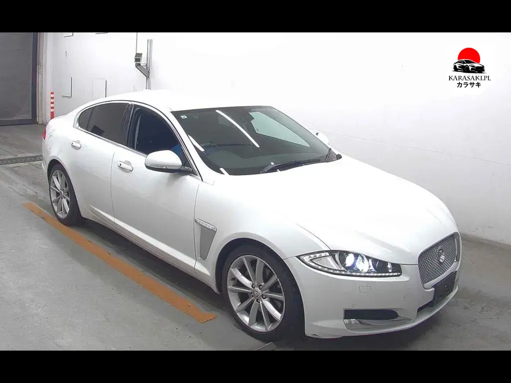 Jaguar XF 2011 z aukcji japońskiej