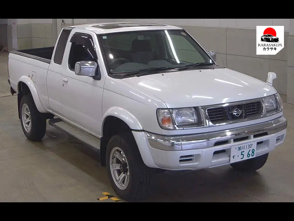 Nissan Datsun 1999 z aukcji japońskiej