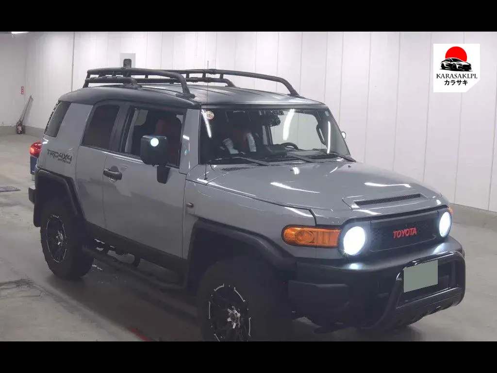 America Toyota FJ Cruiser 2012 z aukcji japońskiej