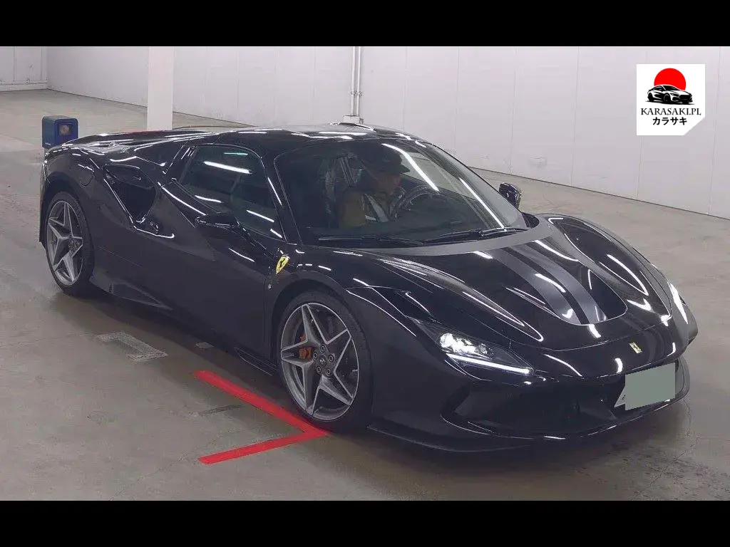 Ferrari F8 Spider 2020 z aukcji japońskiej