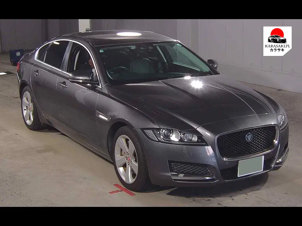 Jaguar XF 2017 z aukcji japońskiej
