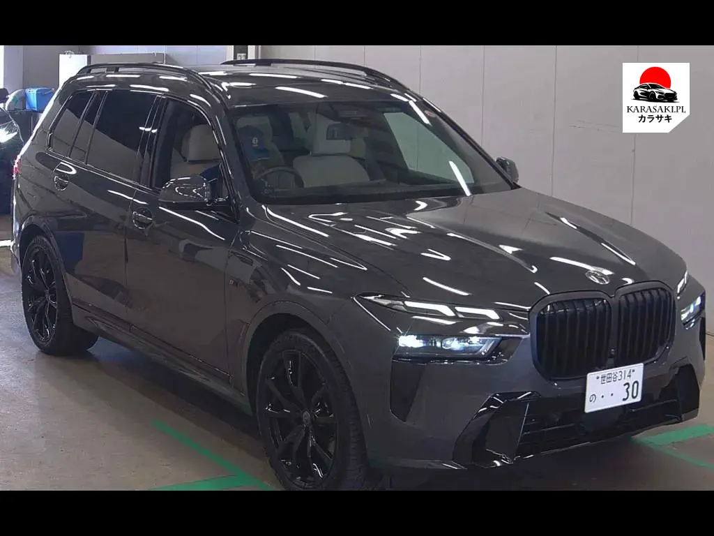 BMW X7 2023 z aukcji japońskiej