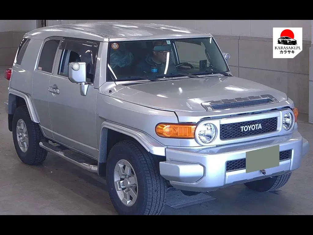 America Toyota FJ Cruiser 2012 z aukcji japońskiej