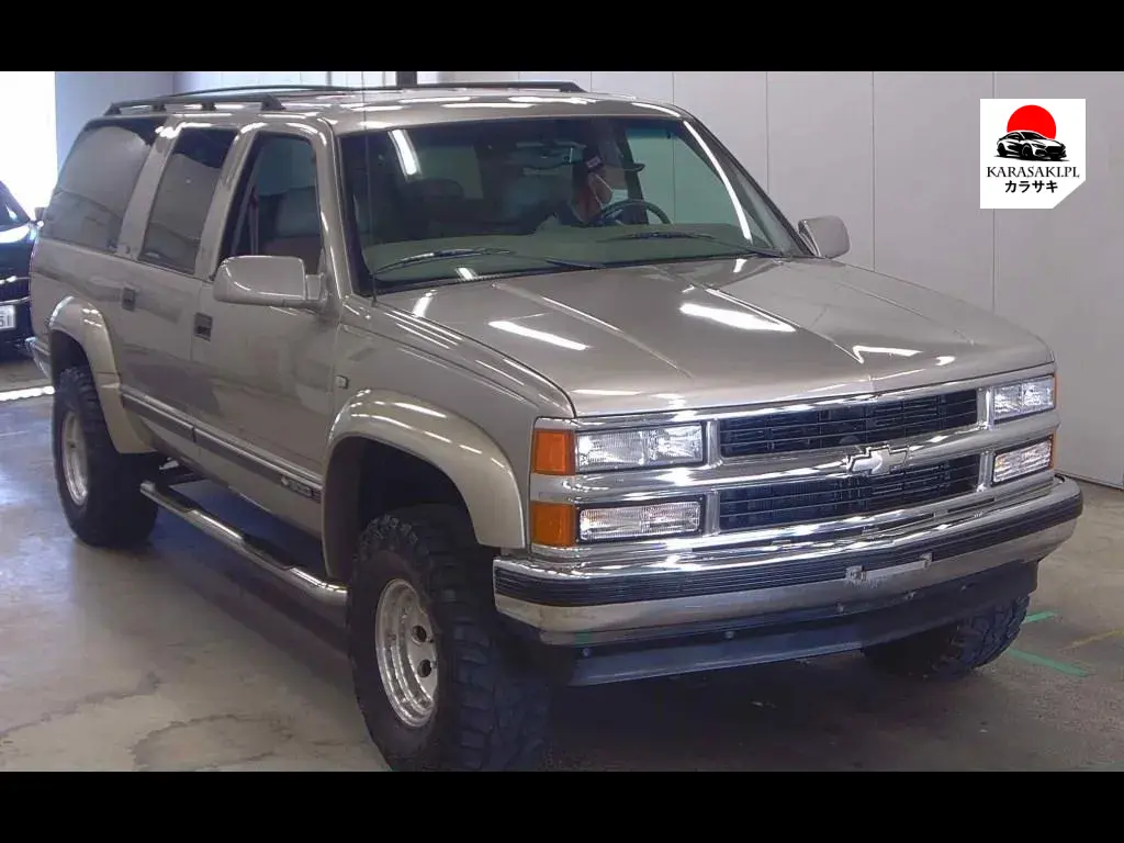Chevrolet Suburban з японського аукціону