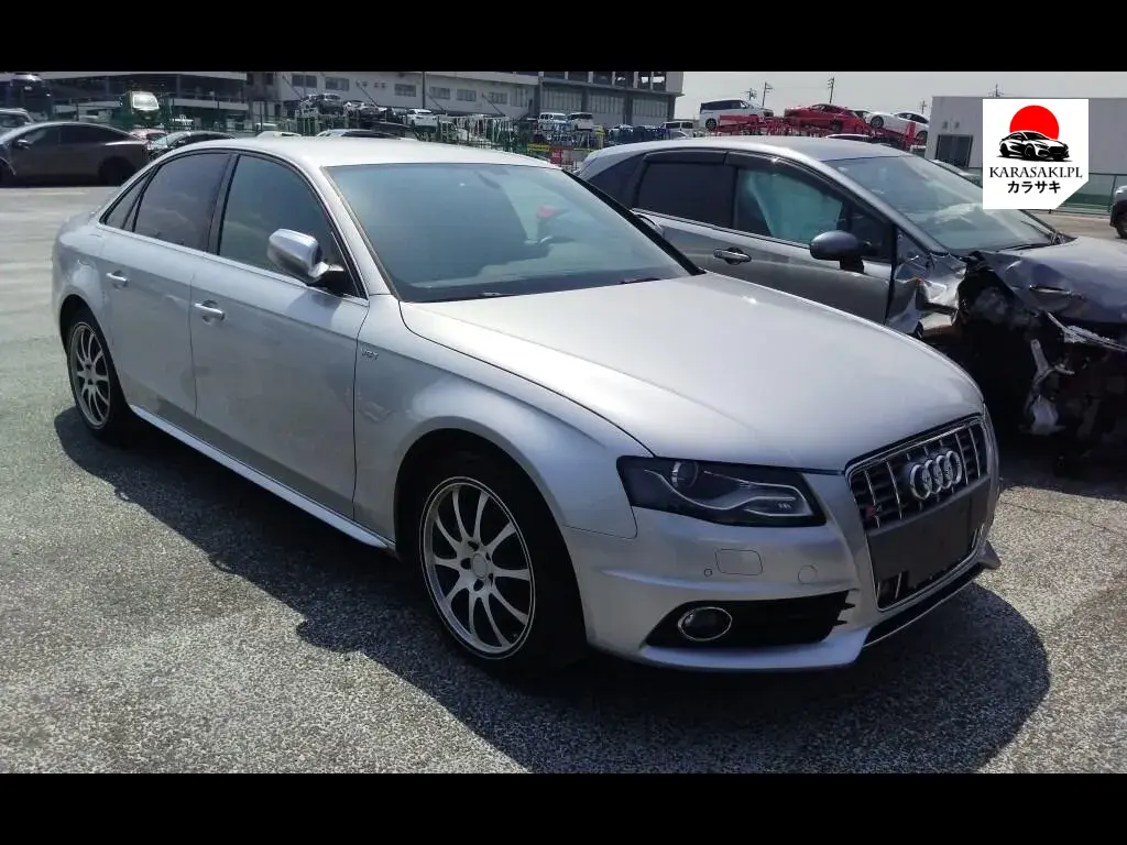 Audi S4 2009 з японського аукціону