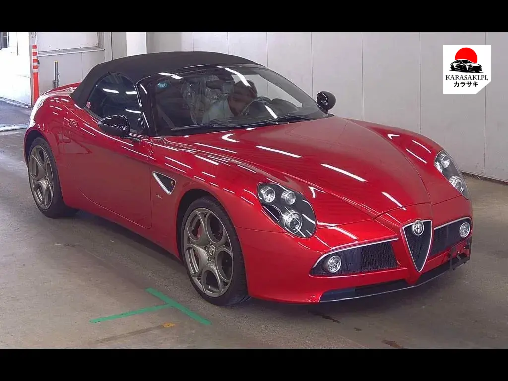Alfa Romeo 8C Spider 2011 z aukcji japońskiej