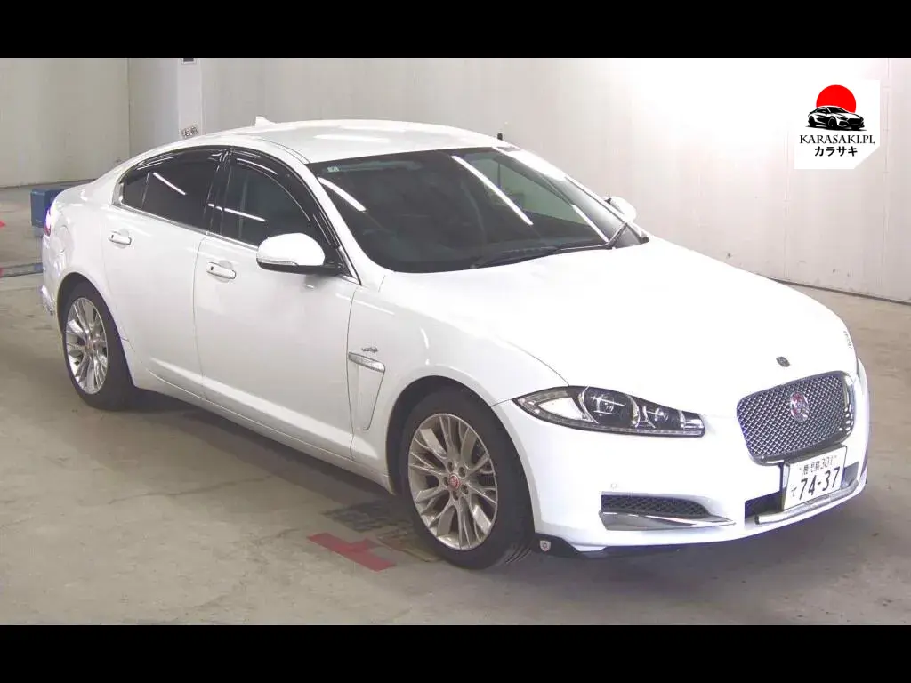 Jaguar XF 2013 z aukcji japońskiej