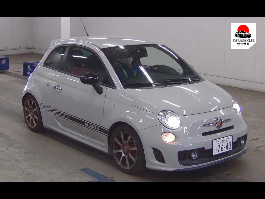 Abarth 500 2011 з японського аукціону