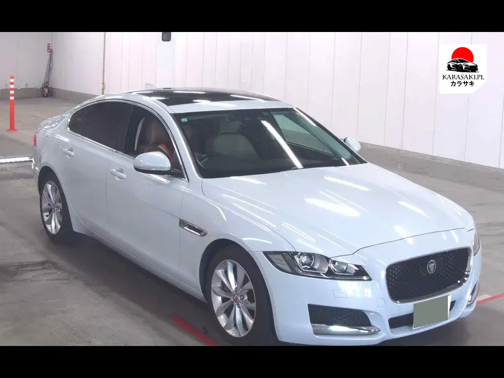 Jaguar XF 2017 z aukcji japońskiej