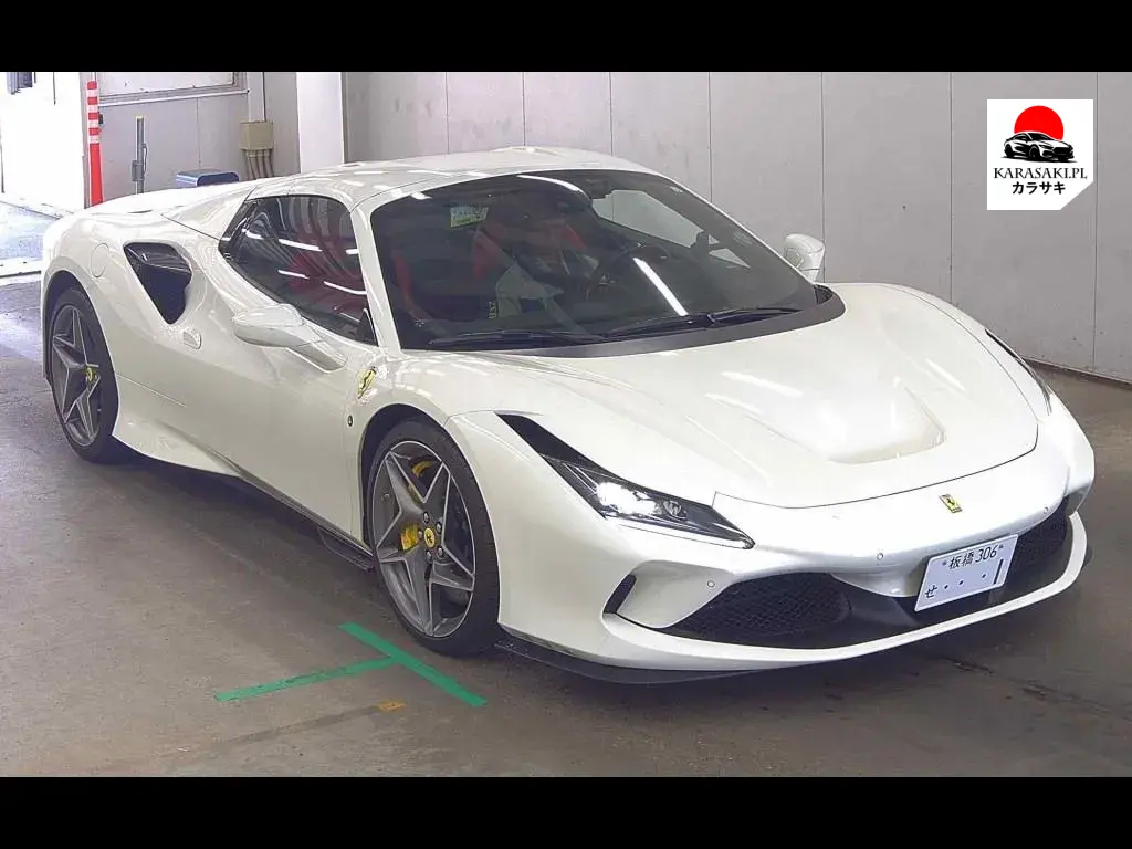Ferrari F8 Spider 2021 z aukcji japońskiej
