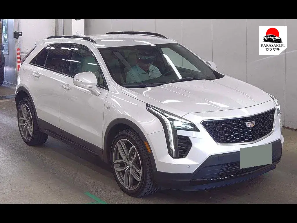 Cadillac XT4 2022 з японського аукціону
