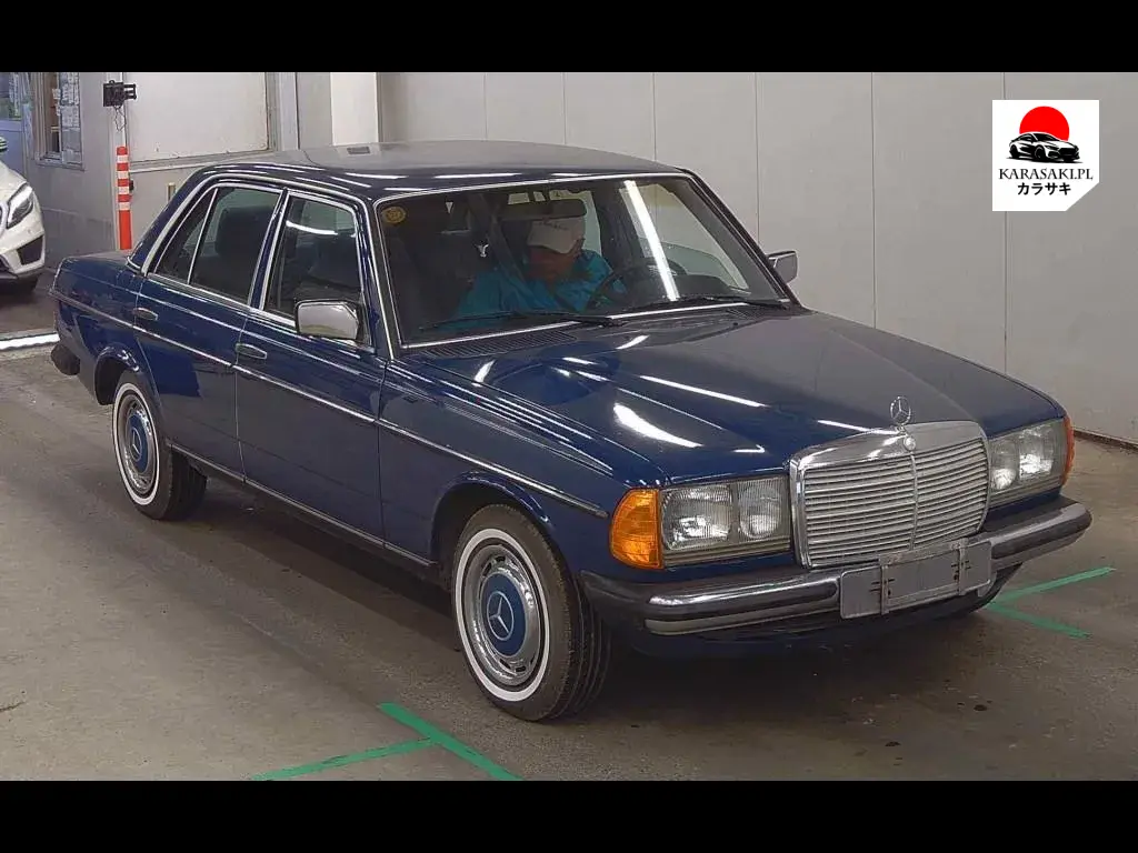 Mercedes Benz Medium Class 1982 z aukcji japońskiej