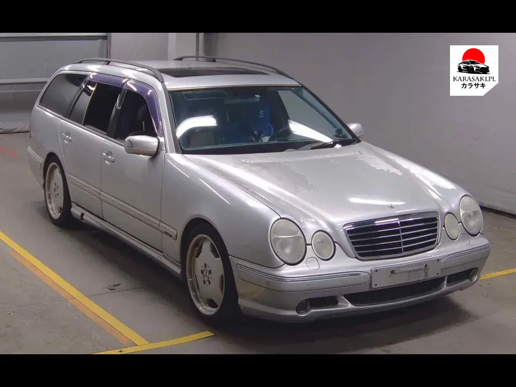 AMG E-Class 2001 z aukcji japońskiej