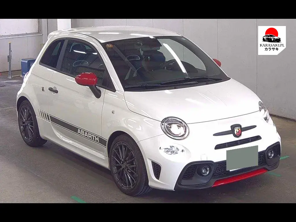 Abarth F595 2024 z aukcji japońskiej