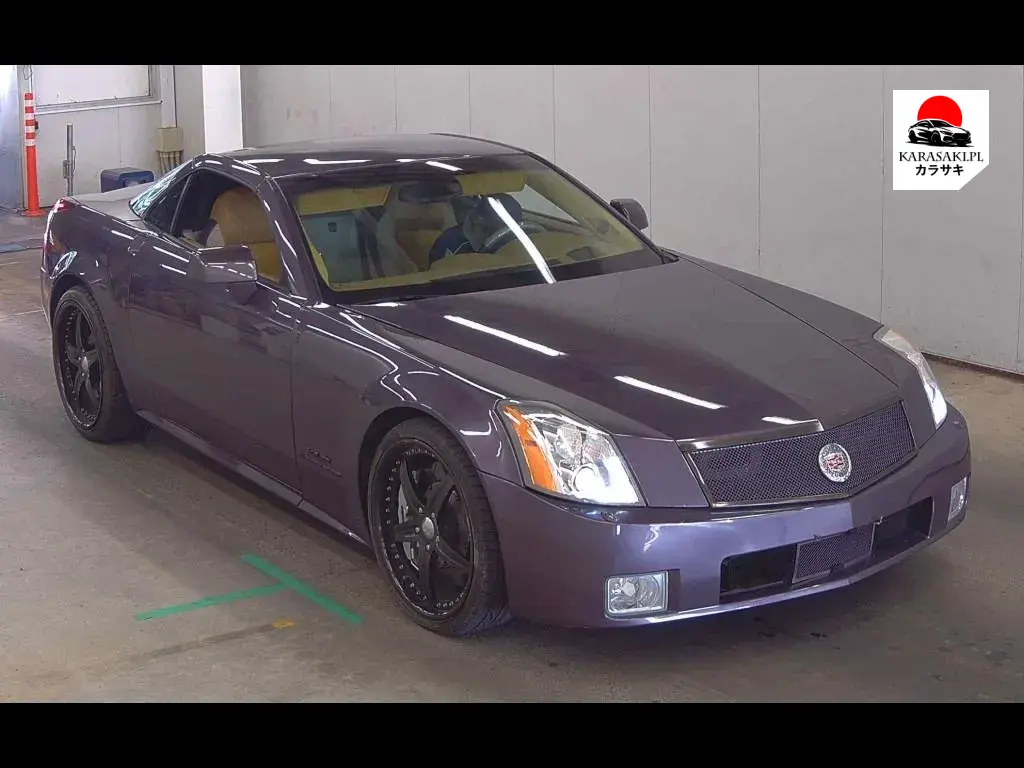 Cadillac XLR 2004 z aukcji japońskiej