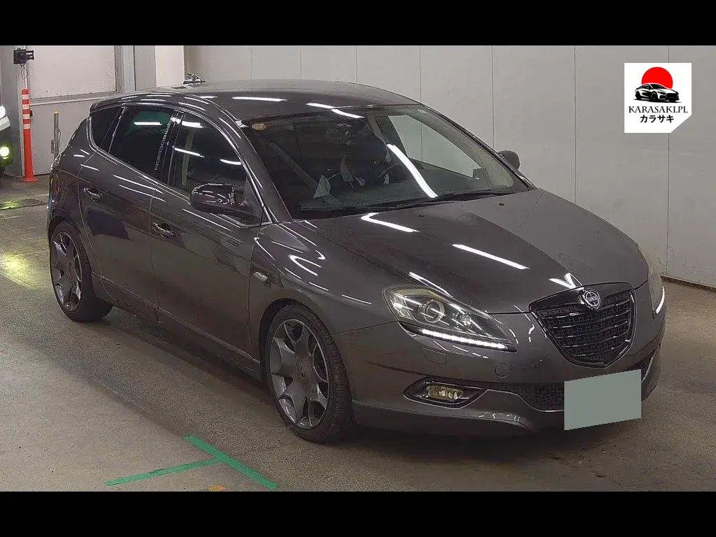 Lancia Delta 2016 z aukcji japońskiej