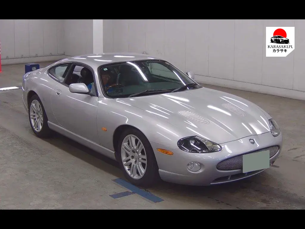Jaguar XK 2004 z aukcji japońskiej