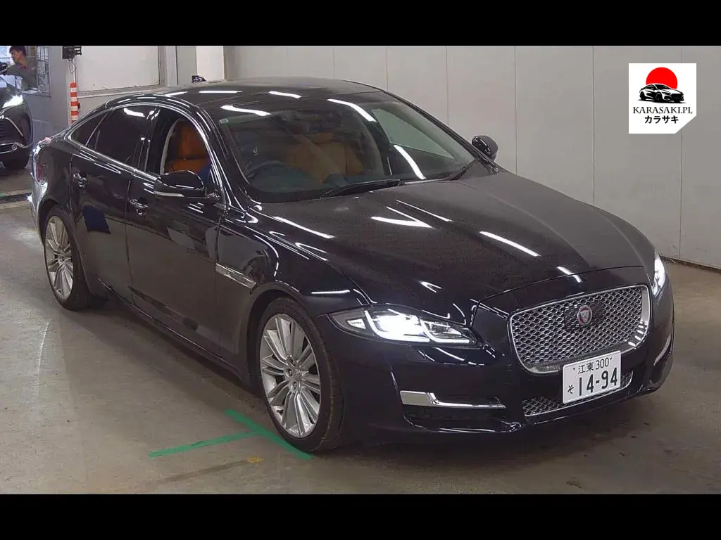 Jaguar XJ 2017 z aukcji japońskiej