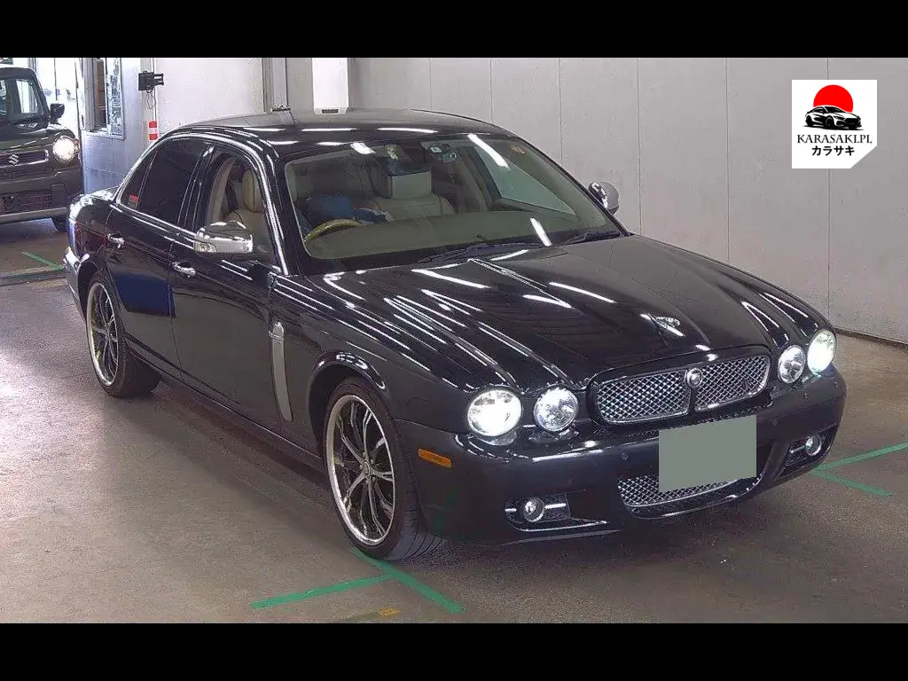 Jaguar XJ 2008 z aukcji japońskiej
