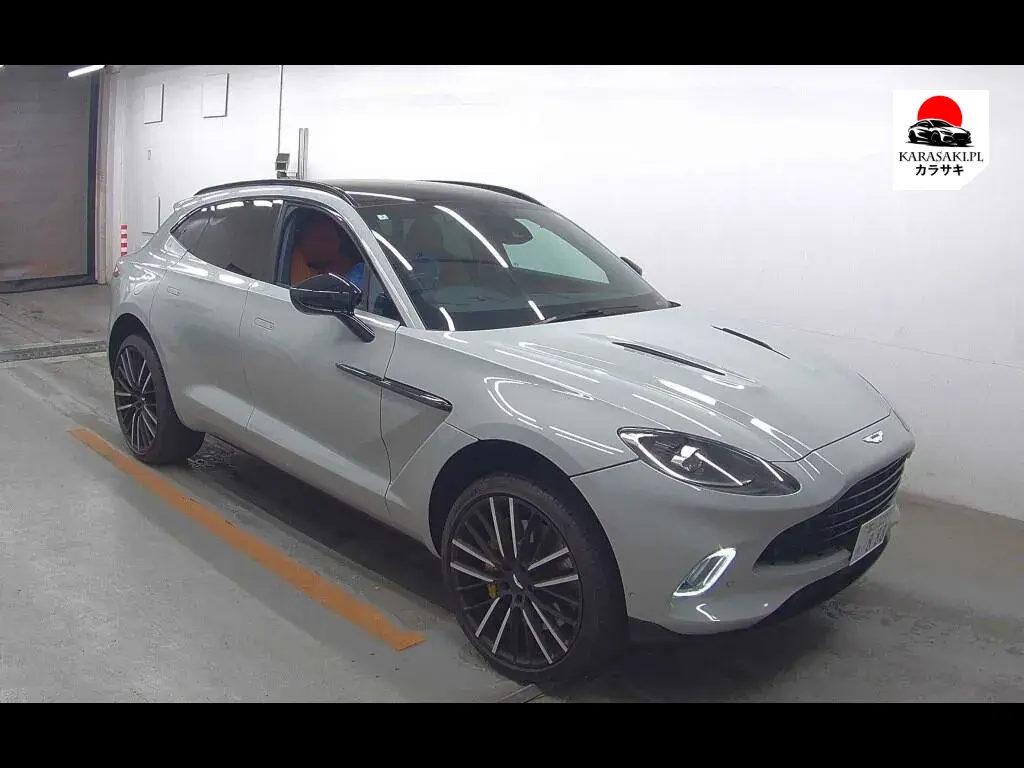 Aston Martin DBX 2024 z aukcji japońskiej