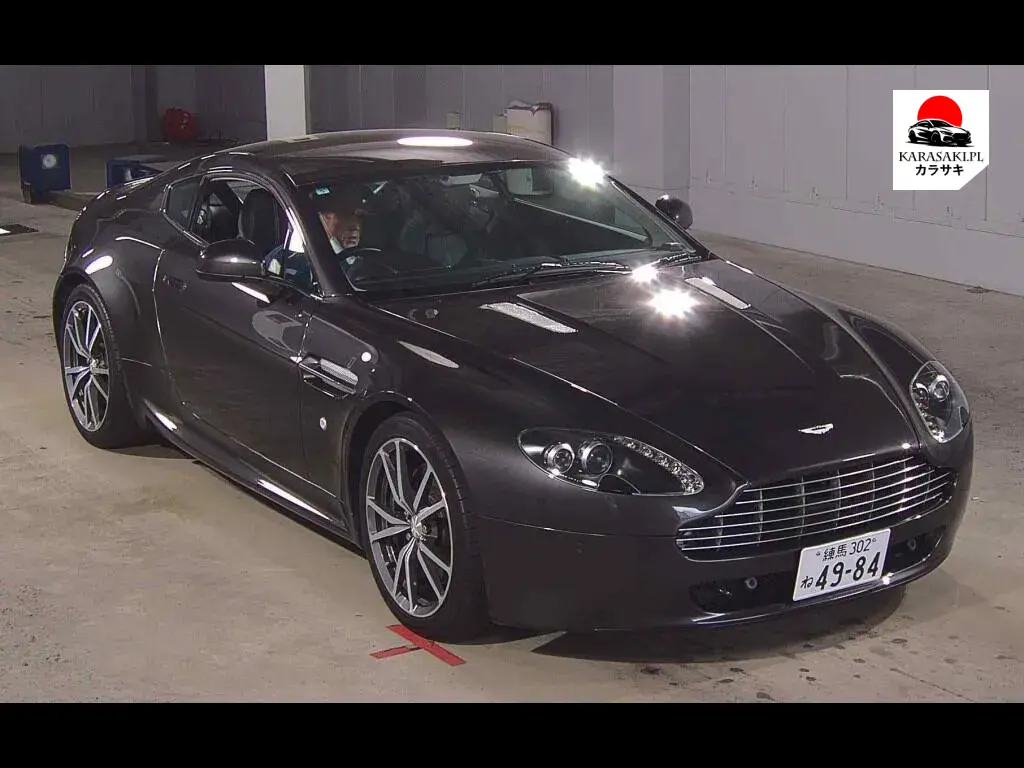 Aston Martin V8 Vantage 2011 z aukcji japońskiej