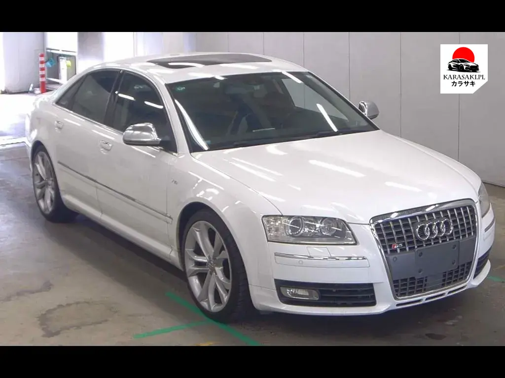 Audi S8 2008 з японського аукціону