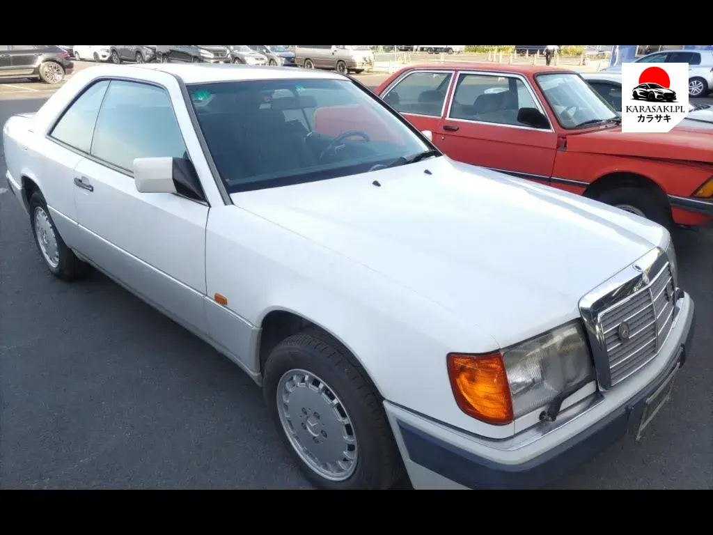 Mercedes Benz Medium Class 1993 z aukcji japońskiej