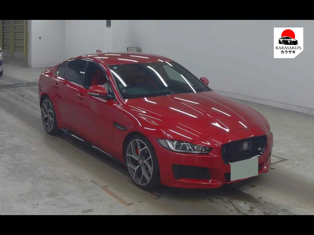 Jaguar Xe 2016 з японського аукціону