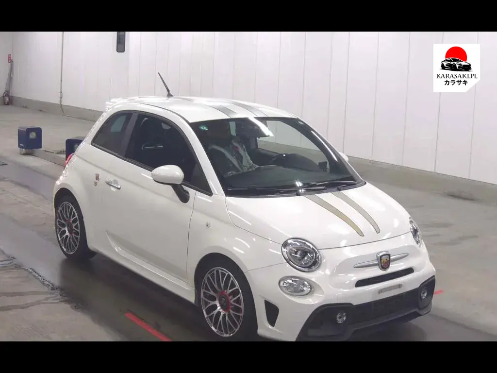 Abarth 595 2017 z aukcji japońskiej