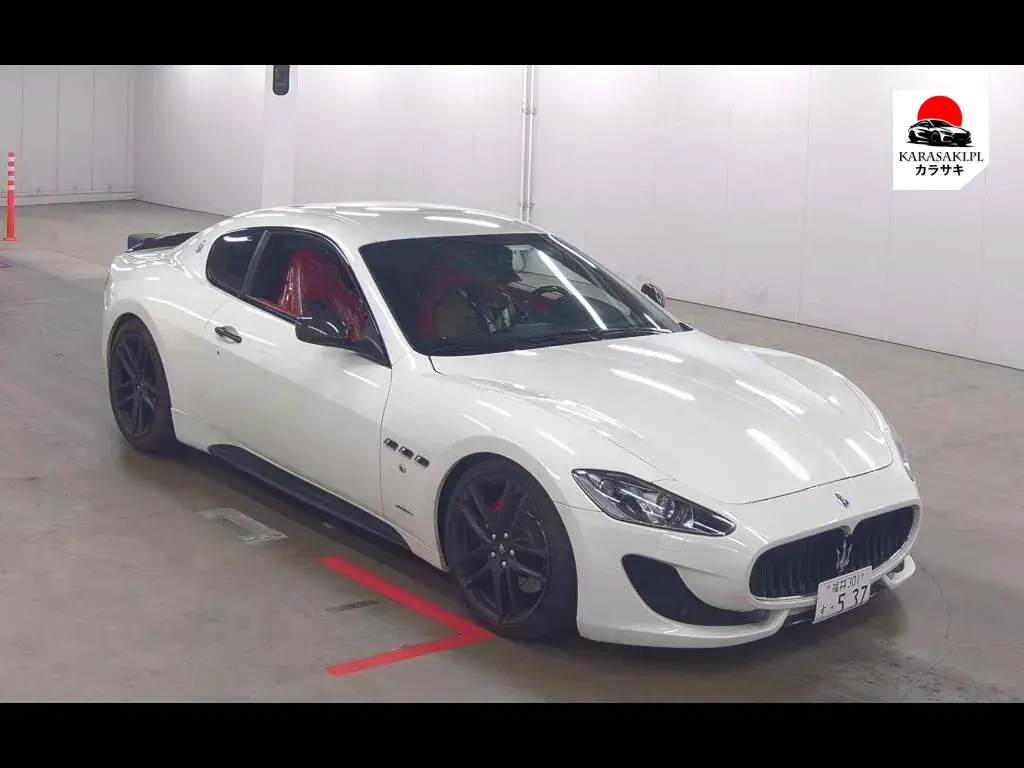 Maserati Granturismo 2015 z aukcji japońskiej
