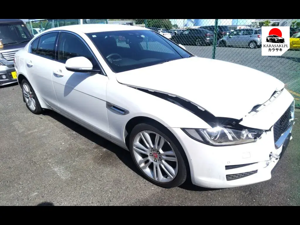 Jaguar Xe 2016 з японського аукціону