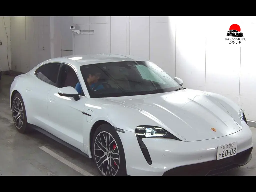 Porsche Taycan 2022 з японського аукціону