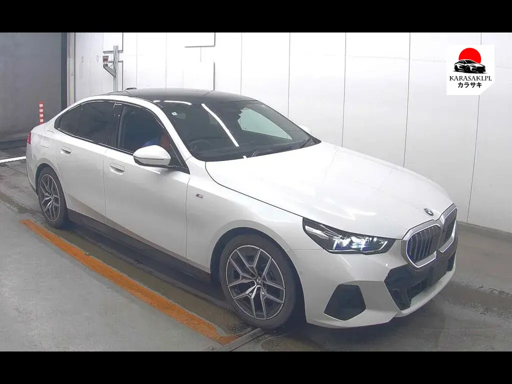 BMW 5 Series 2024 z aukcji japońskiej